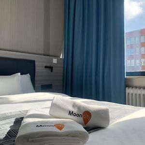 Mooncity Hotel & Boardinghouse